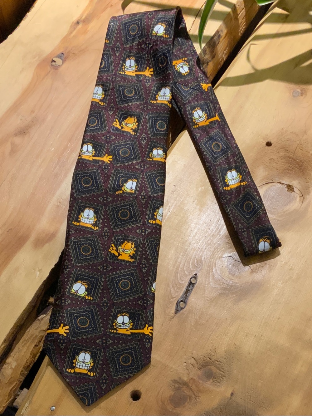 Paws Addiction Garfield Tie